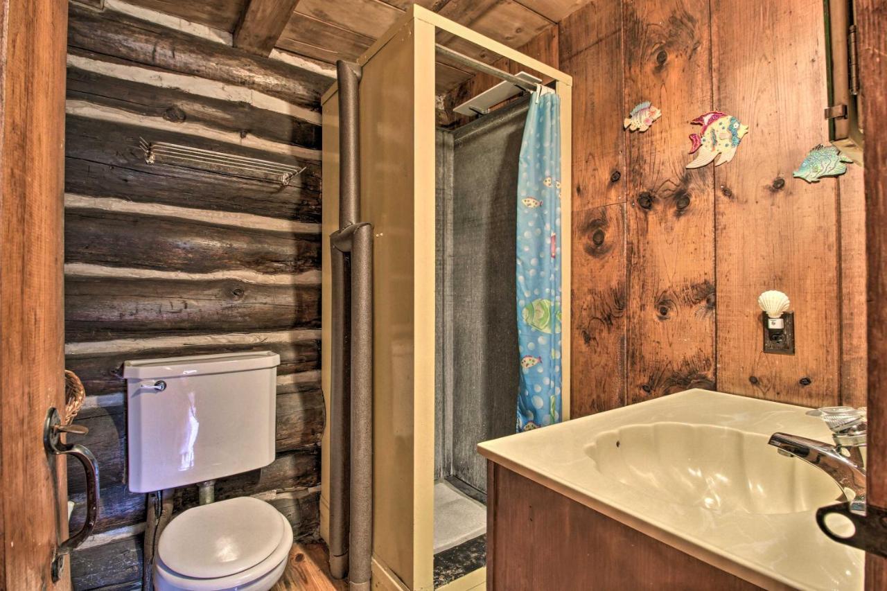 Waterfront Lake George Cabin Walk To Water Exterior foto