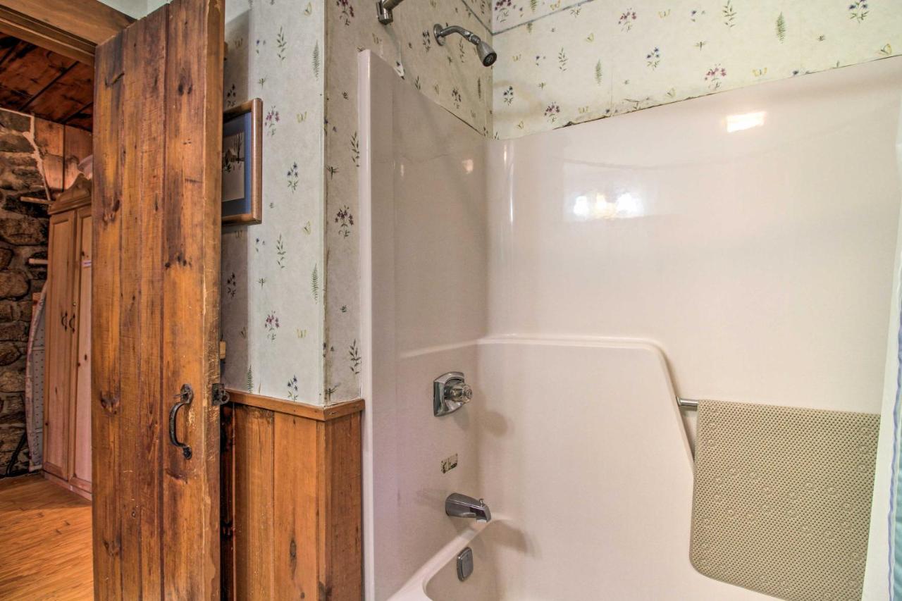 Waterfront Lake George Cabin Walk To Water Exterior foto